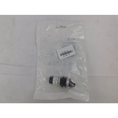 Eaton C22-WRK-K01 Düğme Tipi Seçici Anahtar, 2 Konum, Bakımlı Çalışma, Gümüş Çerçeve, SPST-NC Kontak