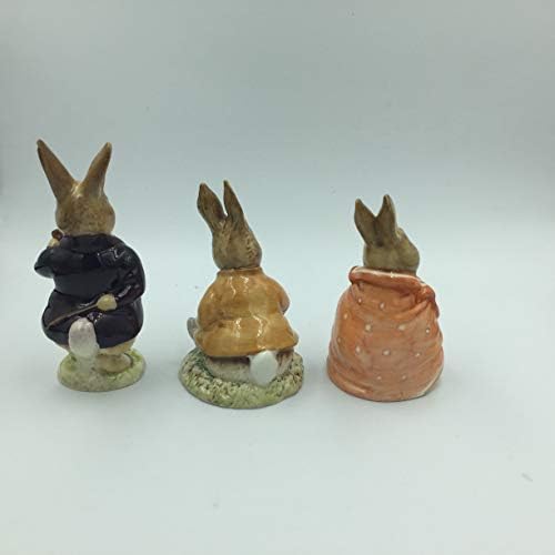 Beatrix Potter'ın kötü tavşanı, Bay Benjamin Bunny Piposu ve Beatrix potter'ın Benjamin Bunny'si bir bankada oturdu